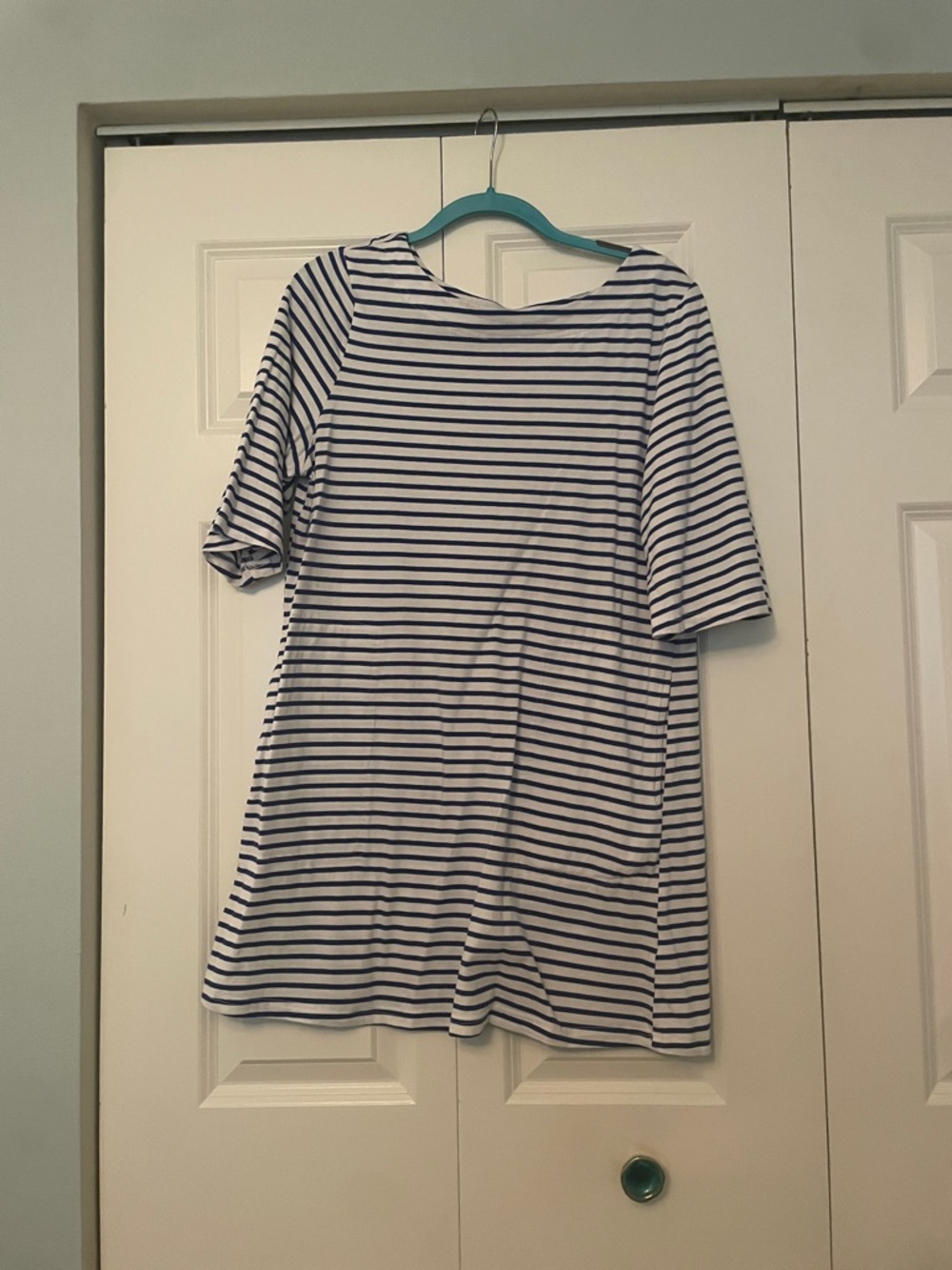 Amazon White and Navy Striped Women’s Dress with pockets!
